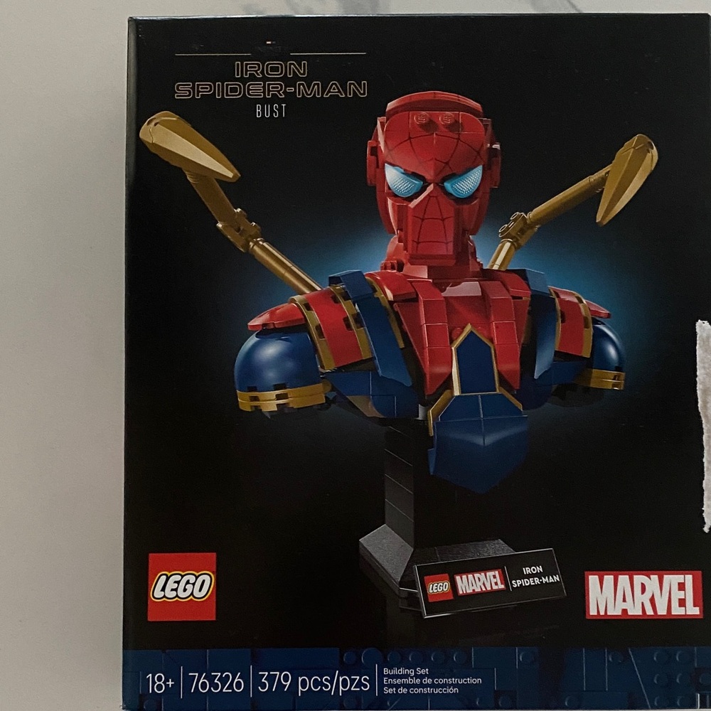 LEGO Iron Spider-Man Bust with Red and Gold Accents